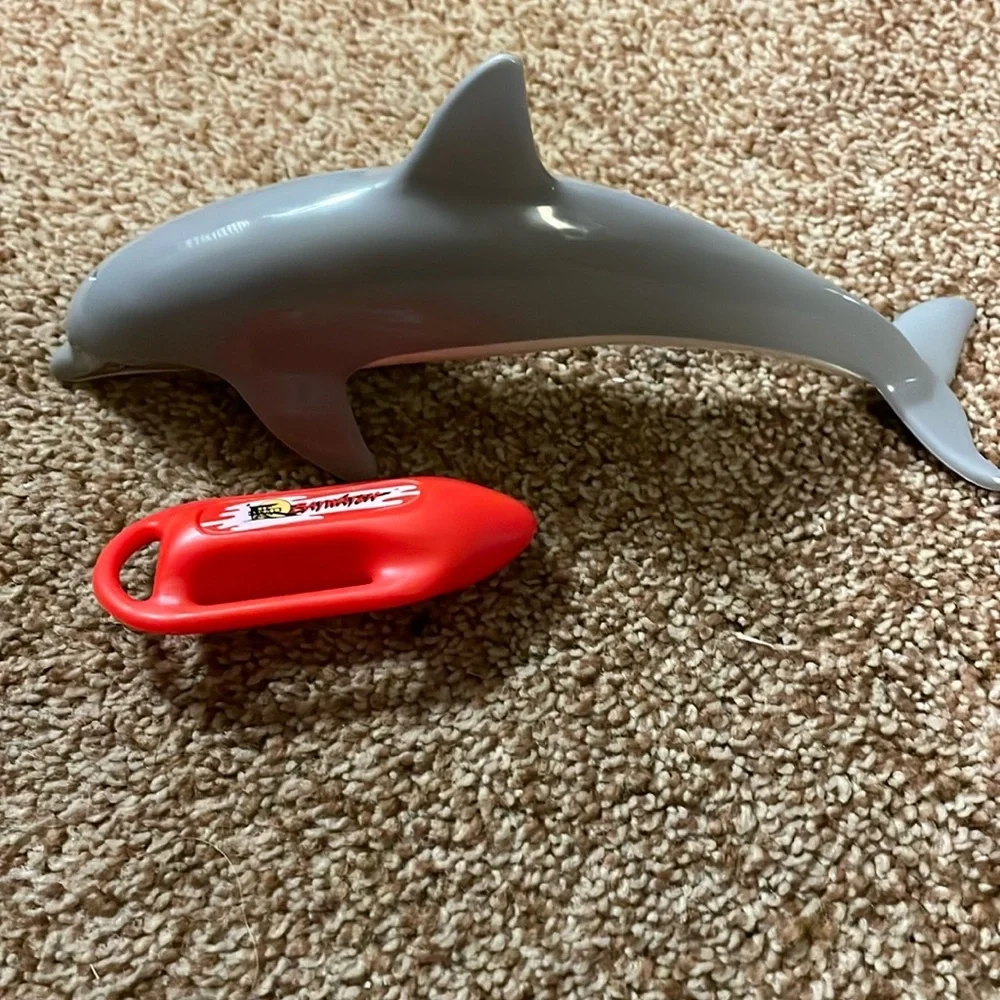VTG 1994 Baywatch Barbie & 8” Dolphin with talking sounds & accessories